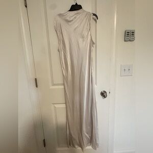 Elegant Cream Sleeveless Dress